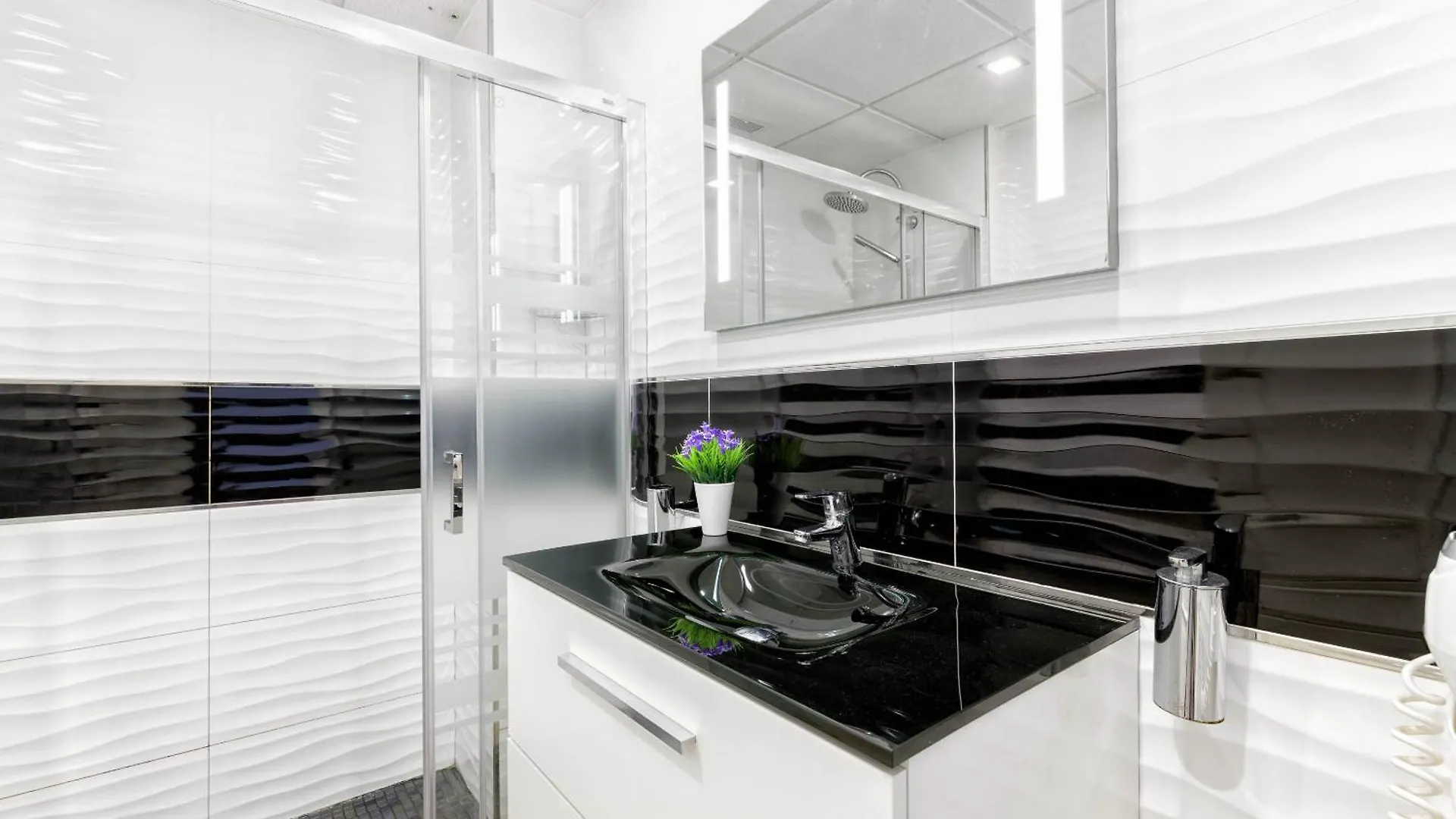 Apartment Luxury Home On The Beach By Rafleys Malaga