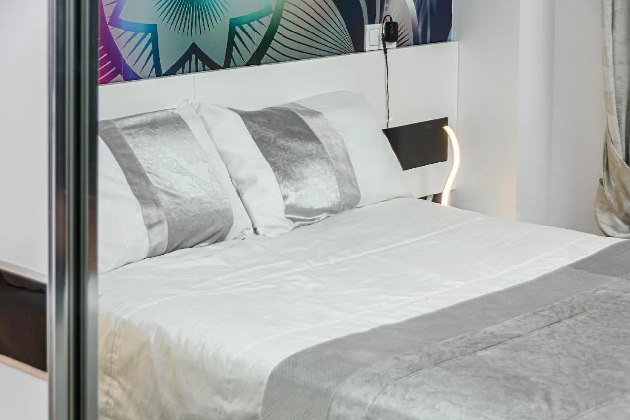 Apartment Luxury Home On The Beach By Rafleys Malaga